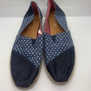 Toms